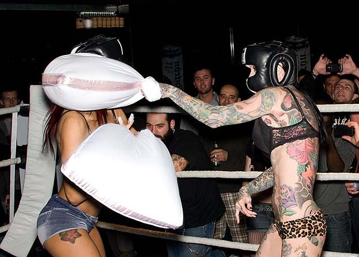 16P Michelle Bombshell showing her sexy tattooed body and lesbian kiss