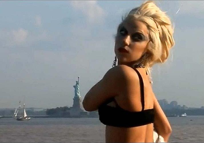 16P Lady Gaga exposing her totally nude body and huge boobs behind stage