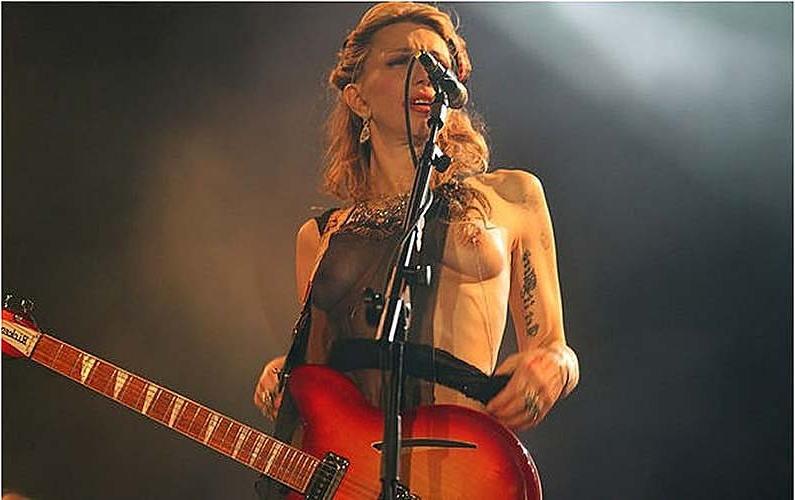 16P Courtney Love topless on stage and posing totally nude