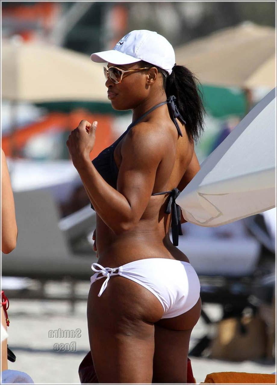 15P Serena Williams exposing sexy body and fucking huge ass in bikini on beach