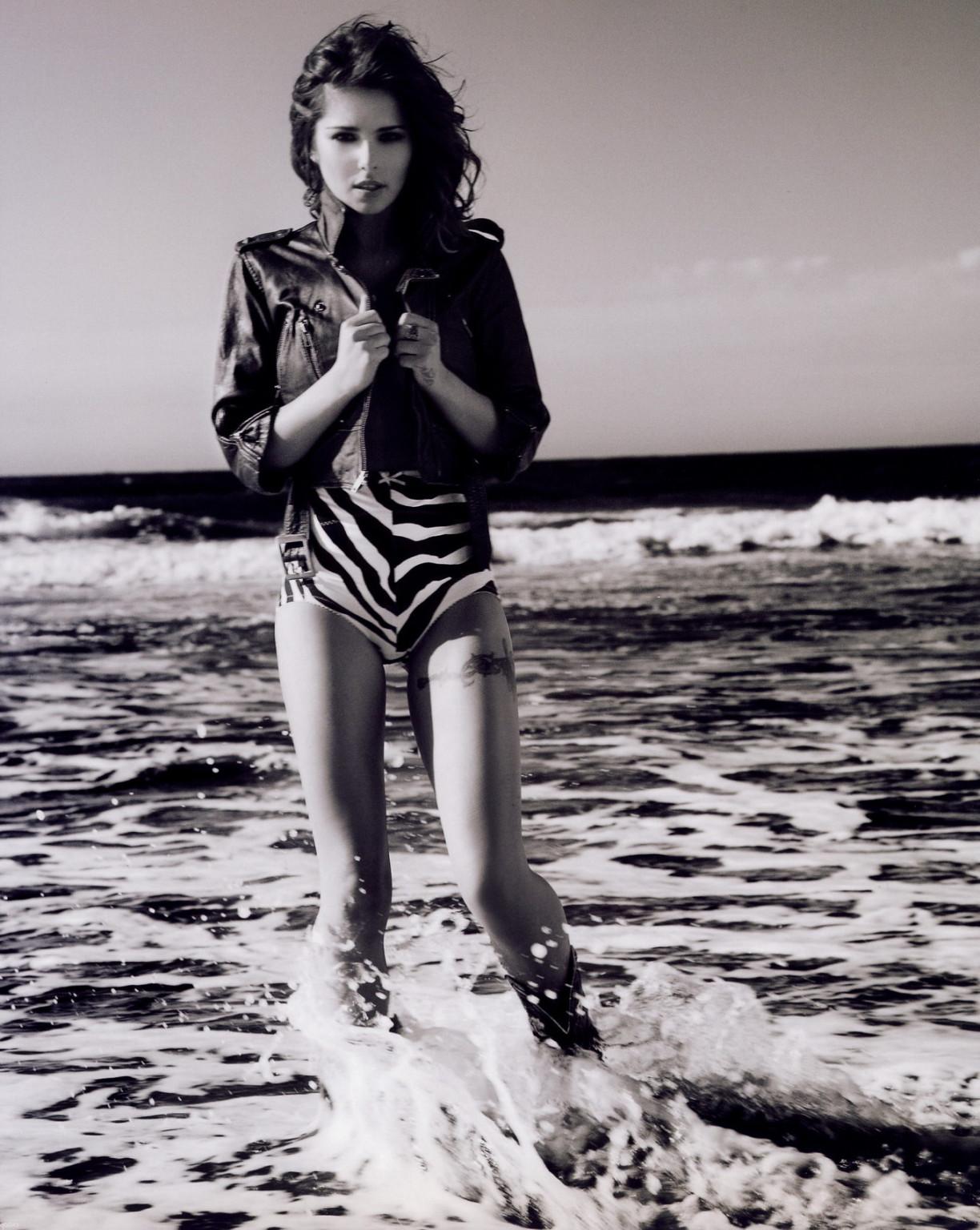 15P Cheryl Tweedy looking very hot in her official 2011 calendar photoshoot