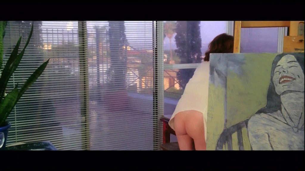 10P Julianne Moore showing her great ass and pubic hair in movie