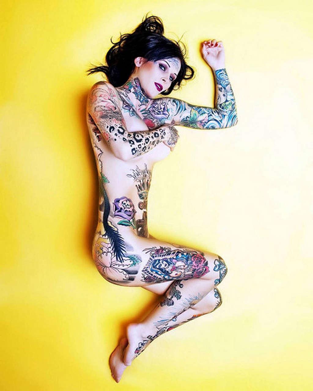 16P Michelle Bombshell showing her hot body and sexy tattoos
