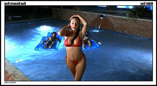 10P Nikki Cox shows their sexy breasts and long legs