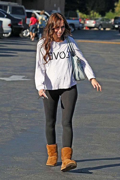 10P Jennifer Love Hewitt ass