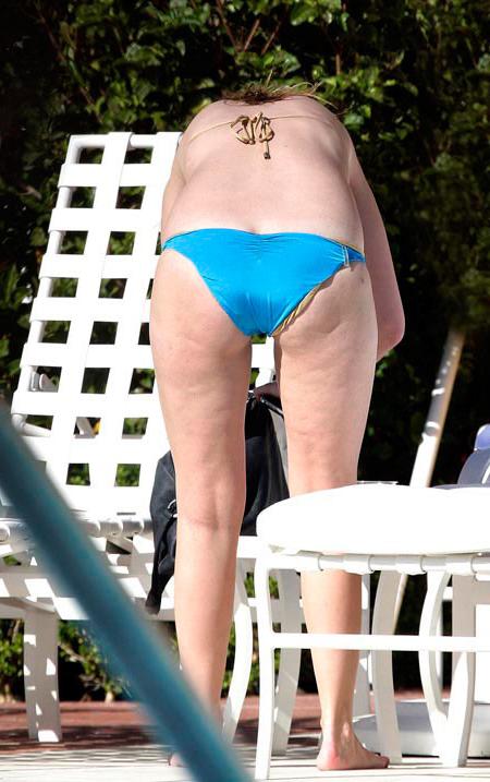 15P Mischa Barton topless and nice butt in bikini