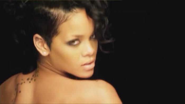 15P Rihanna spreading her legs to expose her ass