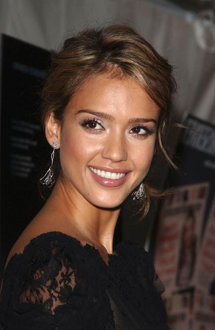 19P Sexy long hair celeb Jessica Alba hot see through lingerie
