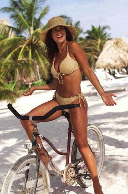 15P Brunette bombshell Brooke Burke hot ass exposed in thongs