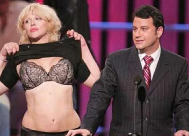 15P Top celeb bad girl Courtney Love totally nude body