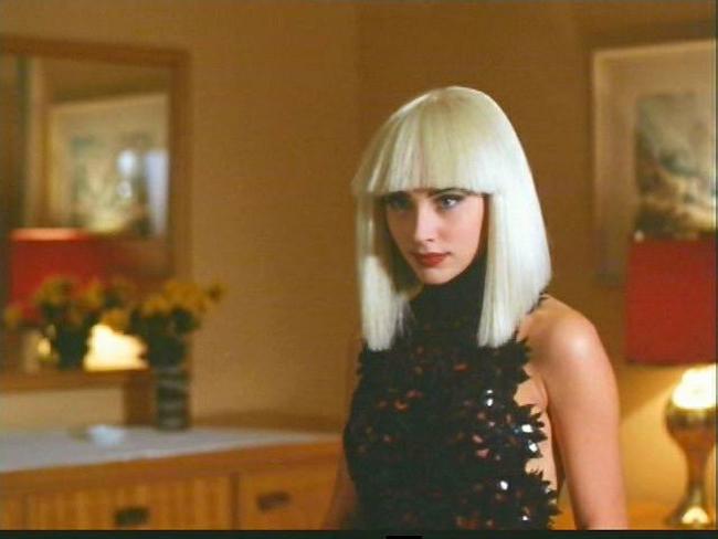 15P Claire Forlani nude topless on the beach and sex scenes