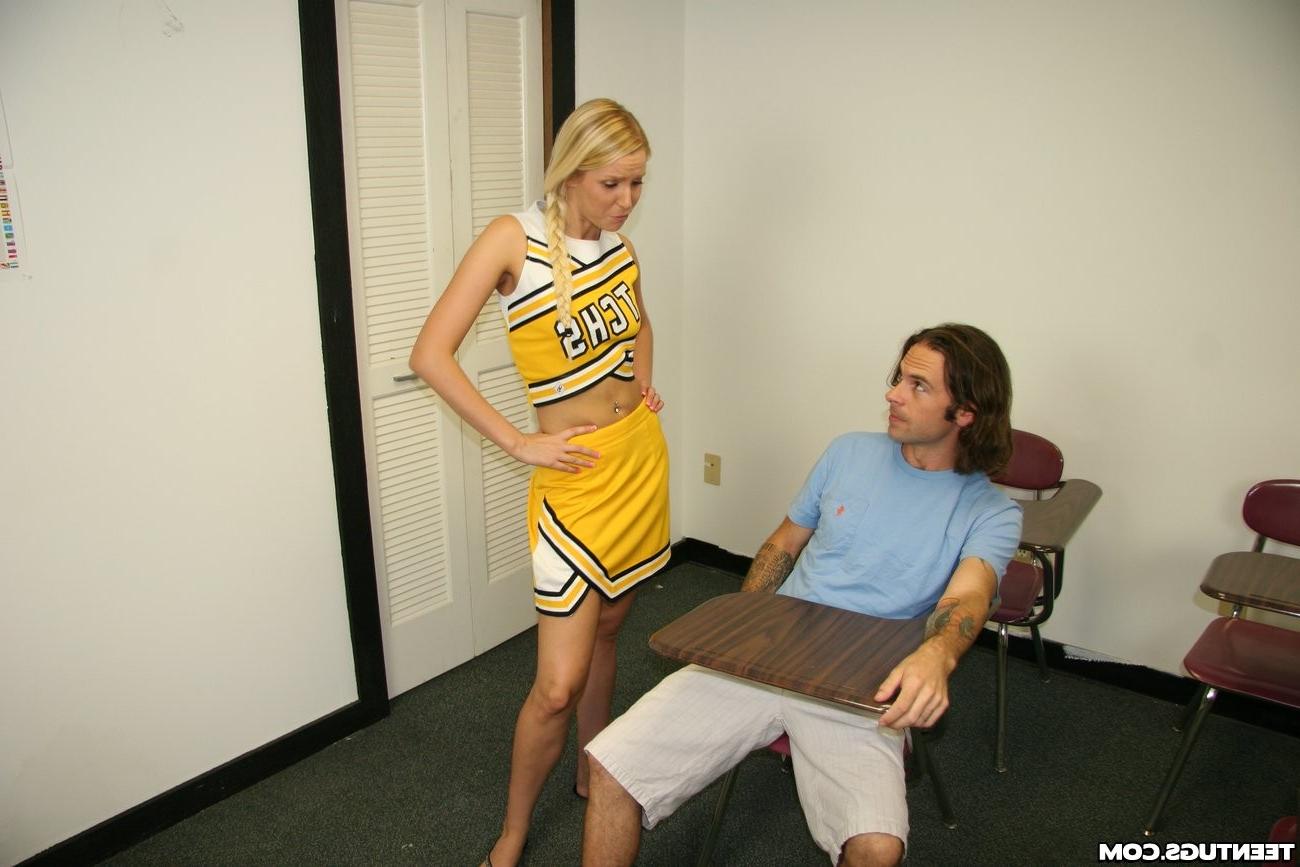 16P Teen cheerleader giving sexy handjob