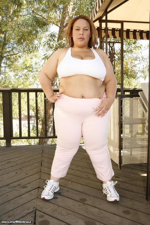 15P This fat babes ass will get its share of steaming hot cum