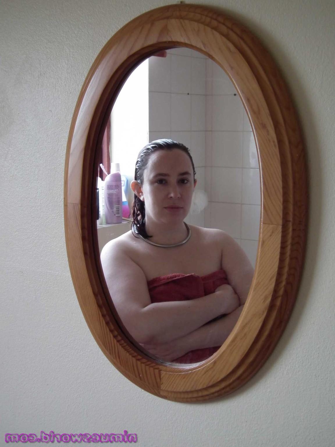 16P Showering amateur babe Nimues voyeur and sneak peeks at chubby english girl wash