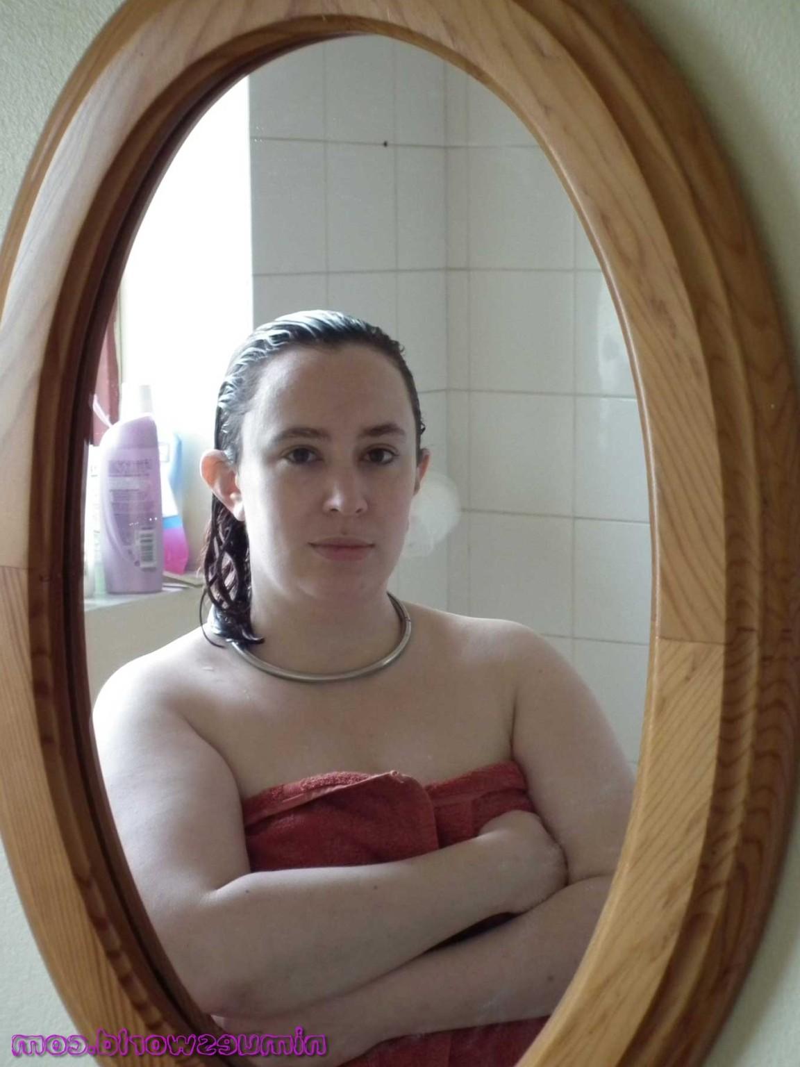 16P Showering amateur babe Nimues voyeur and sneak peeks at chubby english girl wash