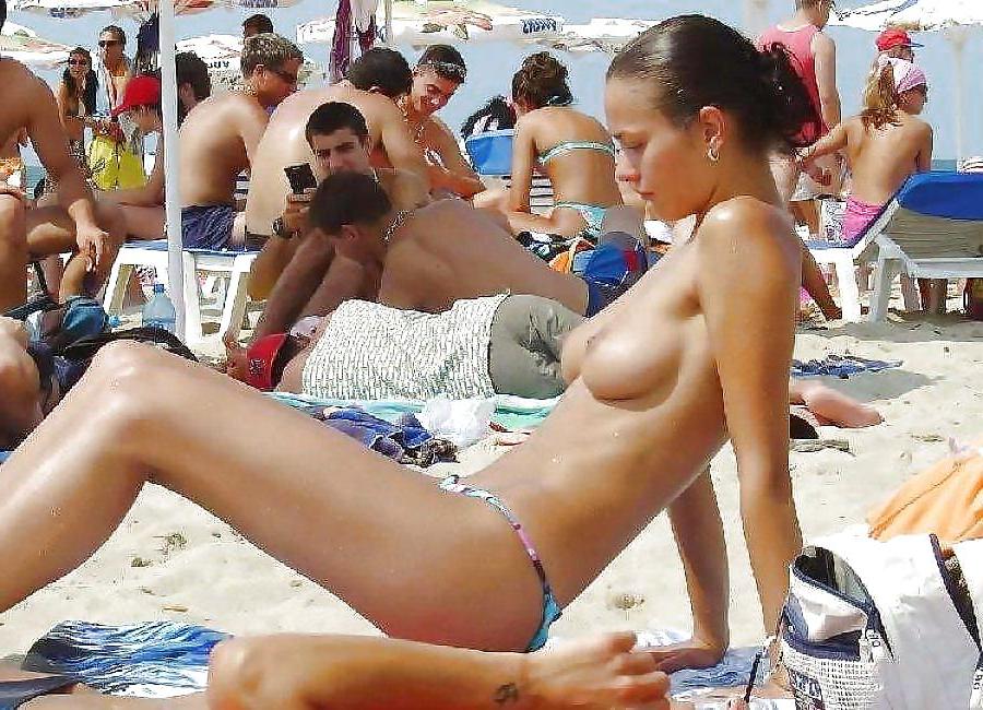 25P Hot Tits at the Beach 04