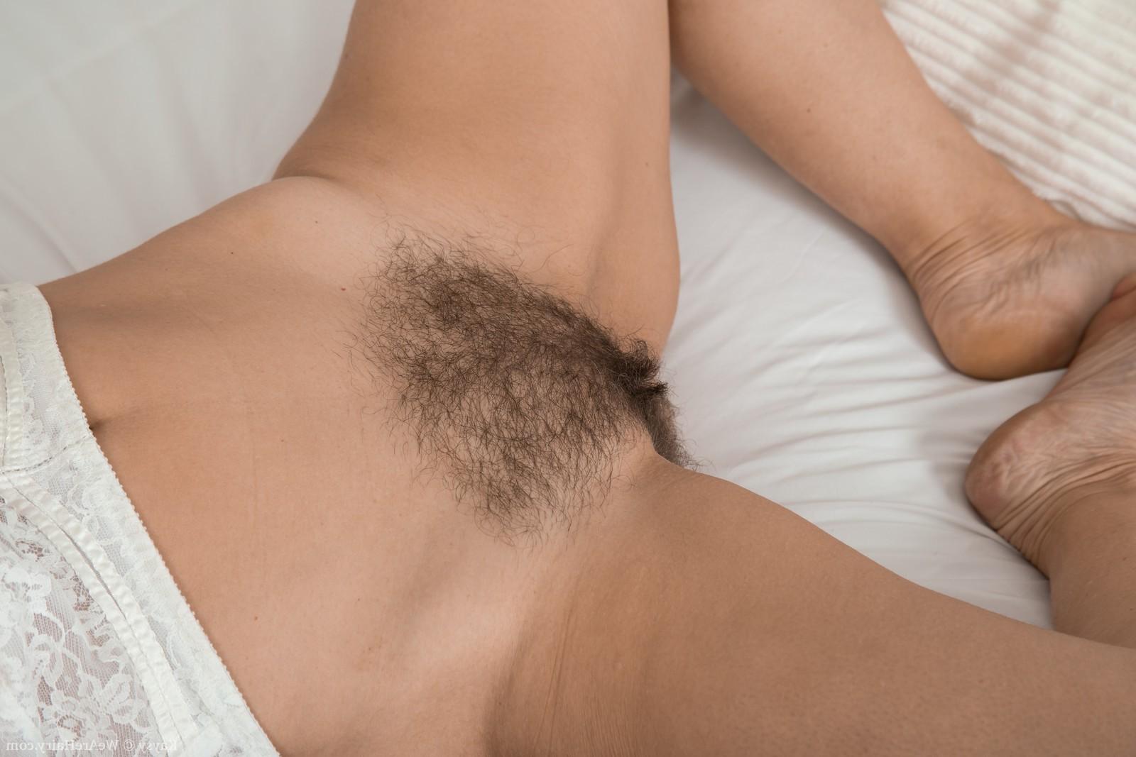 16P Kaysy gets naked and sexy in her bedroom 