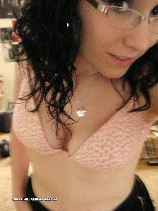 5P Compilation of sexy babes selfshooting in their bedroom