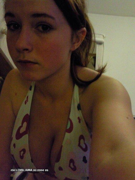 15P Collection of a gorgeous chick camwhoring in her bedroom