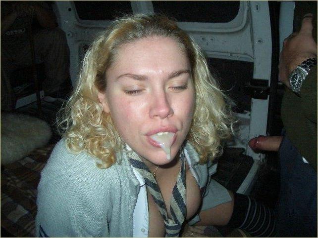 18P Hot brunette girlfriend naked and giving a hot blowjob inside the bedroom
