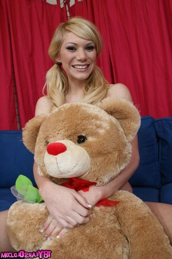 16P cameltoe teen splattered with cum