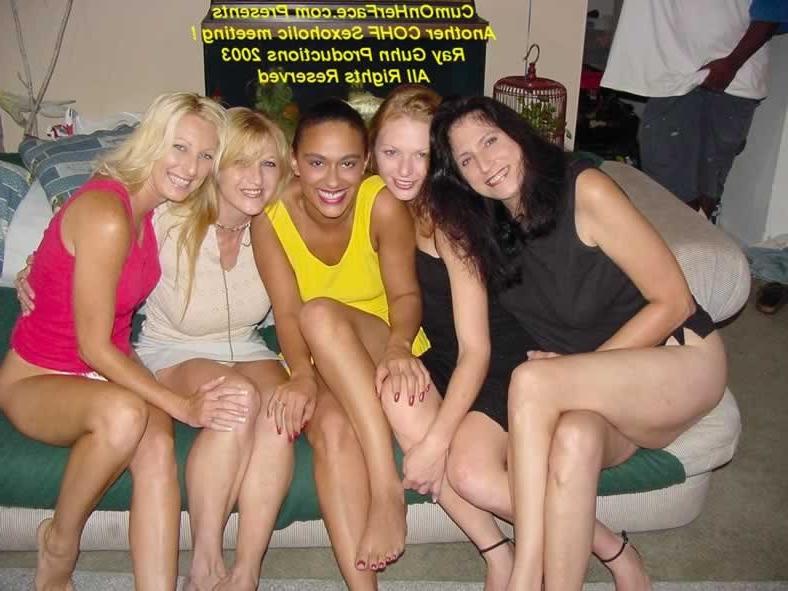 20P Drunk girls in groupsex party