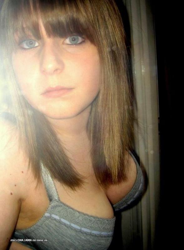 10P Collection of a busty teen camwhoring in her lingerie