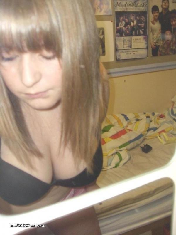 10P Collection of a busty teen camwhoring in her lingerie