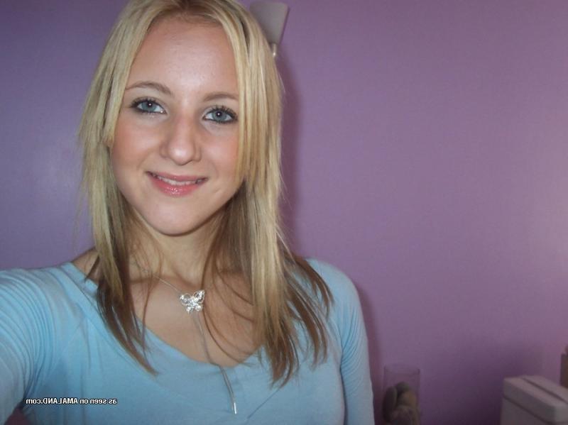 14P Hot amateur blonde GF's non-nude selfpics in her bedroom
