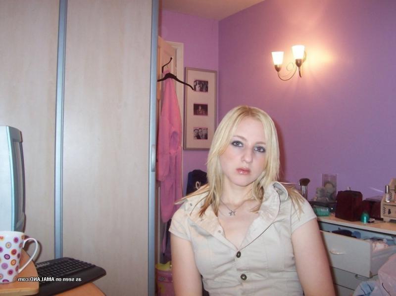 14P Hot amateur blonde GF's non-nude selfpics in her bedroom