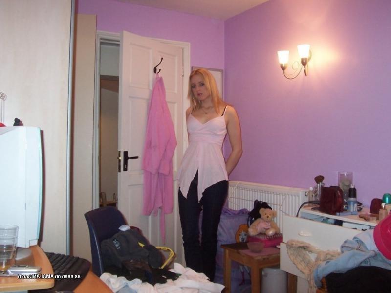 14P Hot amateur blonde GF's non-nude selfpics in her bedroom