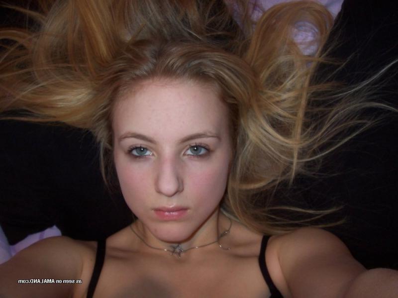 14P Hot amateur blonde GF's non-nude selfpics in her bedroom