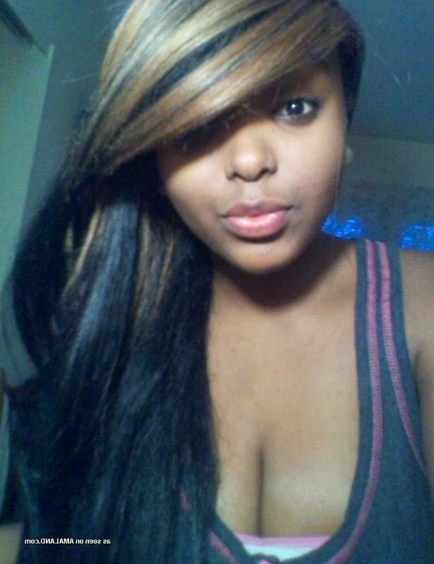 10P Busty non-nude babe selfshooting in her bedroom