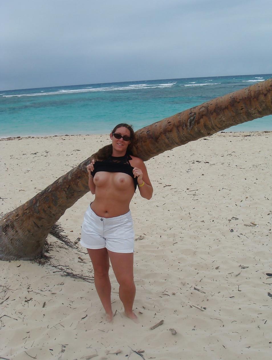 11P Wife on Holiday 