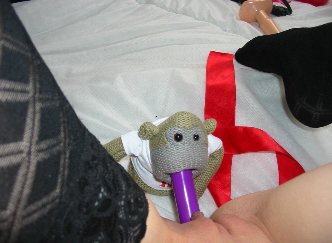20P Amateur girlfriend toying at home