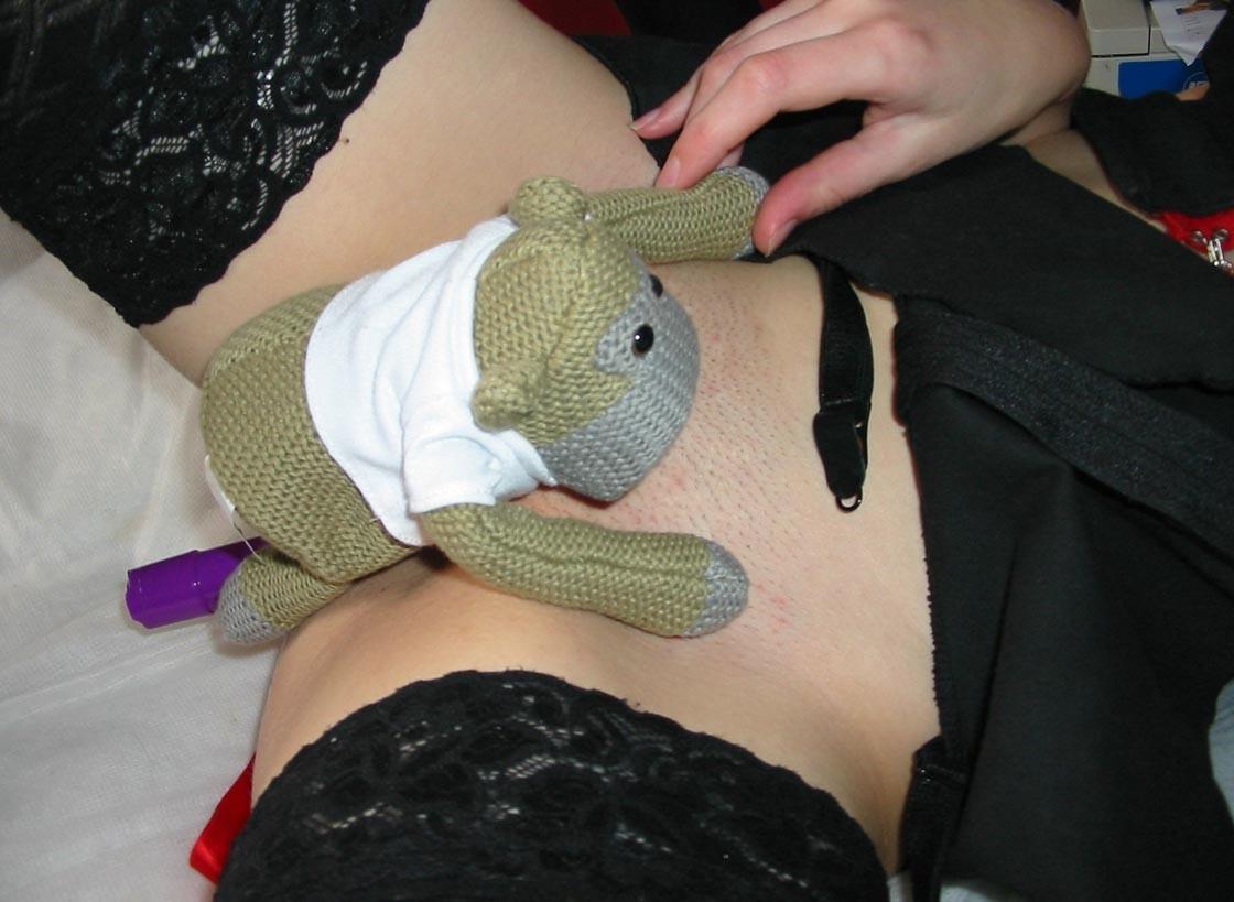 20P Amateur girlfriend toying at home