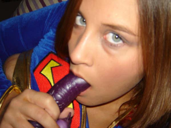 20P Amateur girlfriend toying at home
