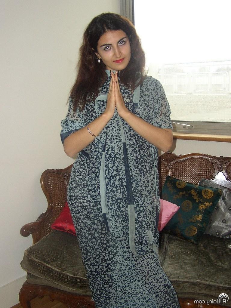 16P hirsute brunette beauty from armenia with a dildo and hose