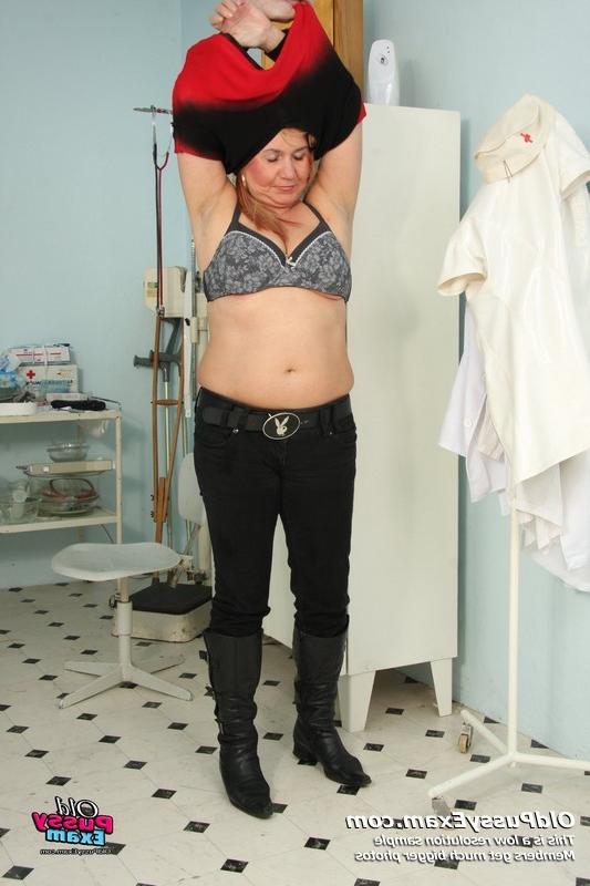15P Irma mature old pussy gyno speculum exam