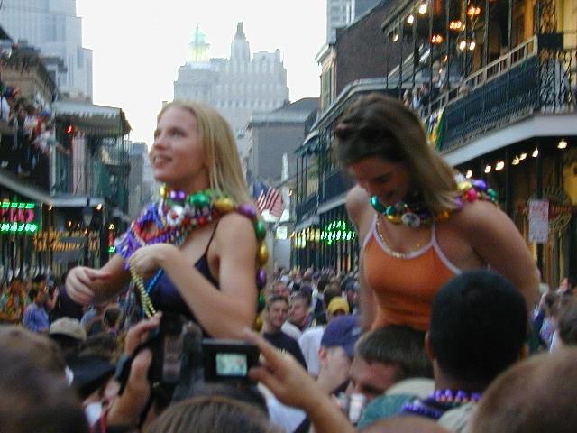 15P Drunk slutty babes exposing their tits during mardigras