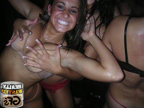15P Drunk amateur girlfriends partying and flashing