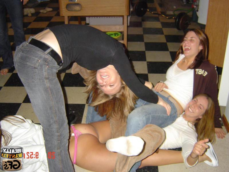 15P Drunk amateur girlfriends partying and flashing