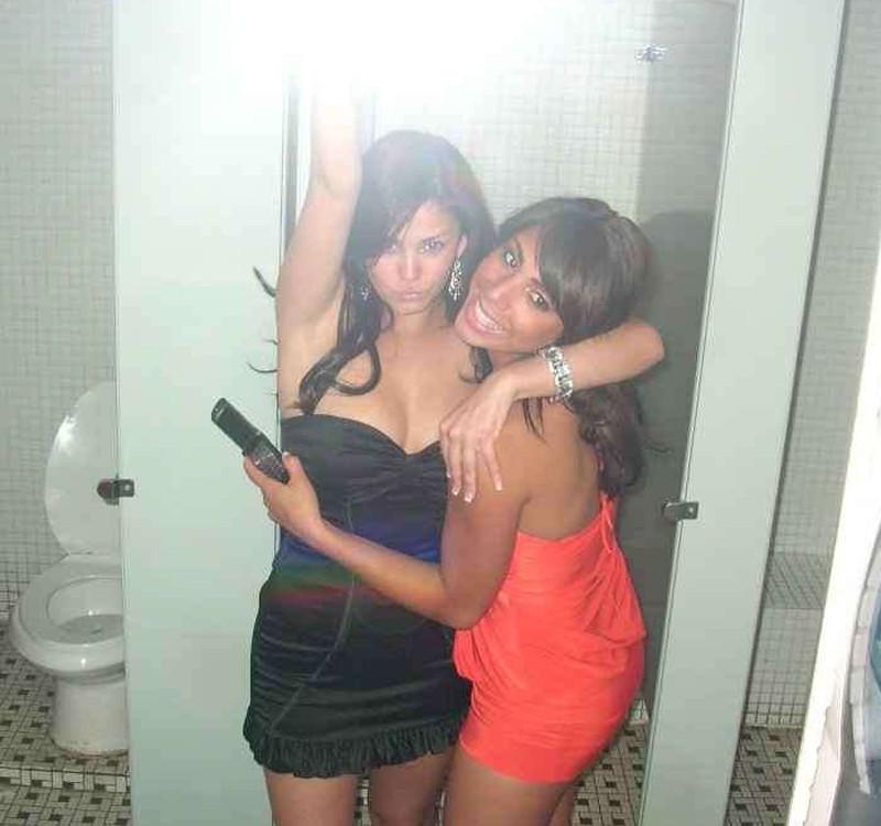 15P Drunk amateur girlfriends partying and flashing