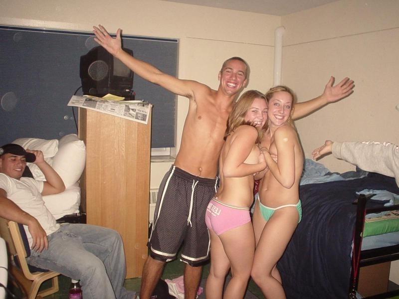 15P Random pics of drunk chicks having fun in wild parties