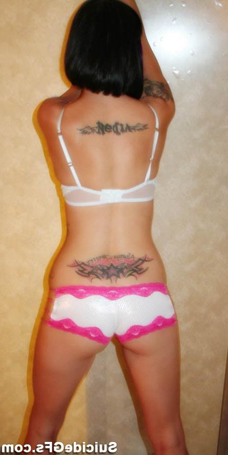 15P Tattoed teen girlfriend posing in her bedroom