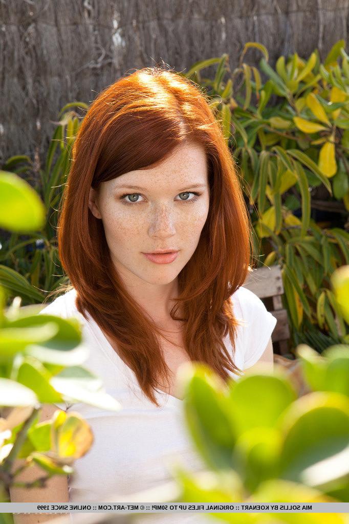 18P Long Legged Redhead Beauty