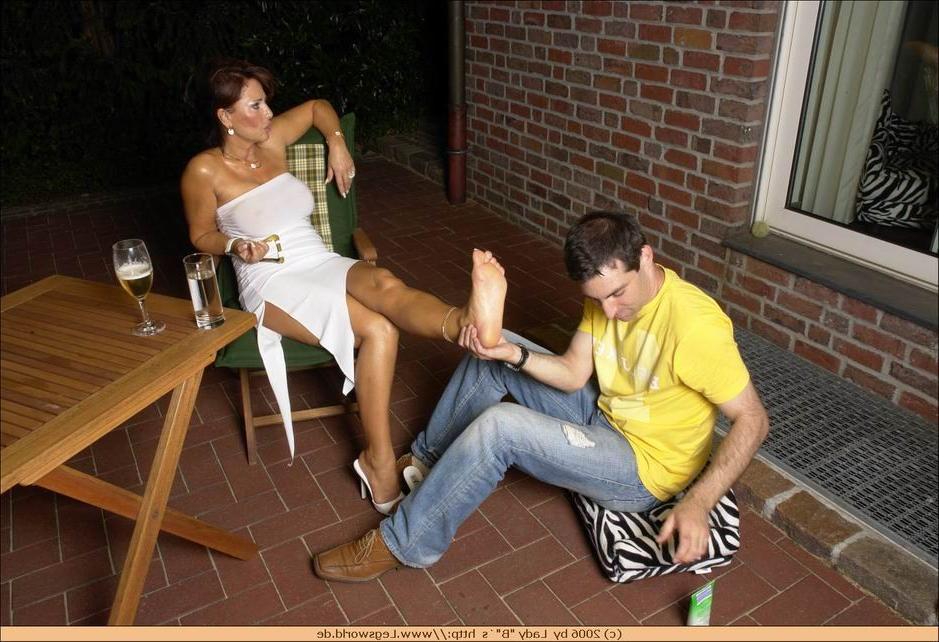 12P Kinky german mistress in foot fetish action