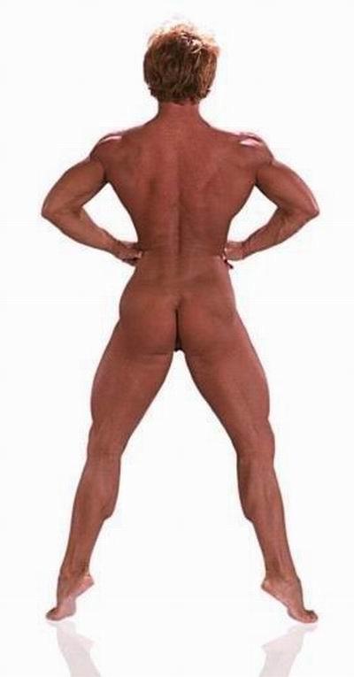 15P female bodybuilders posing and in action