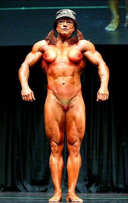 15P female bodybuilders posing and in action
