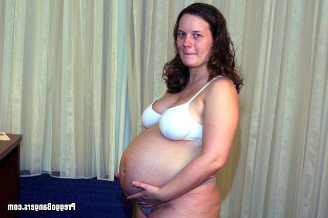 16P Pregnant Brunette Gets Fucked By The Doc